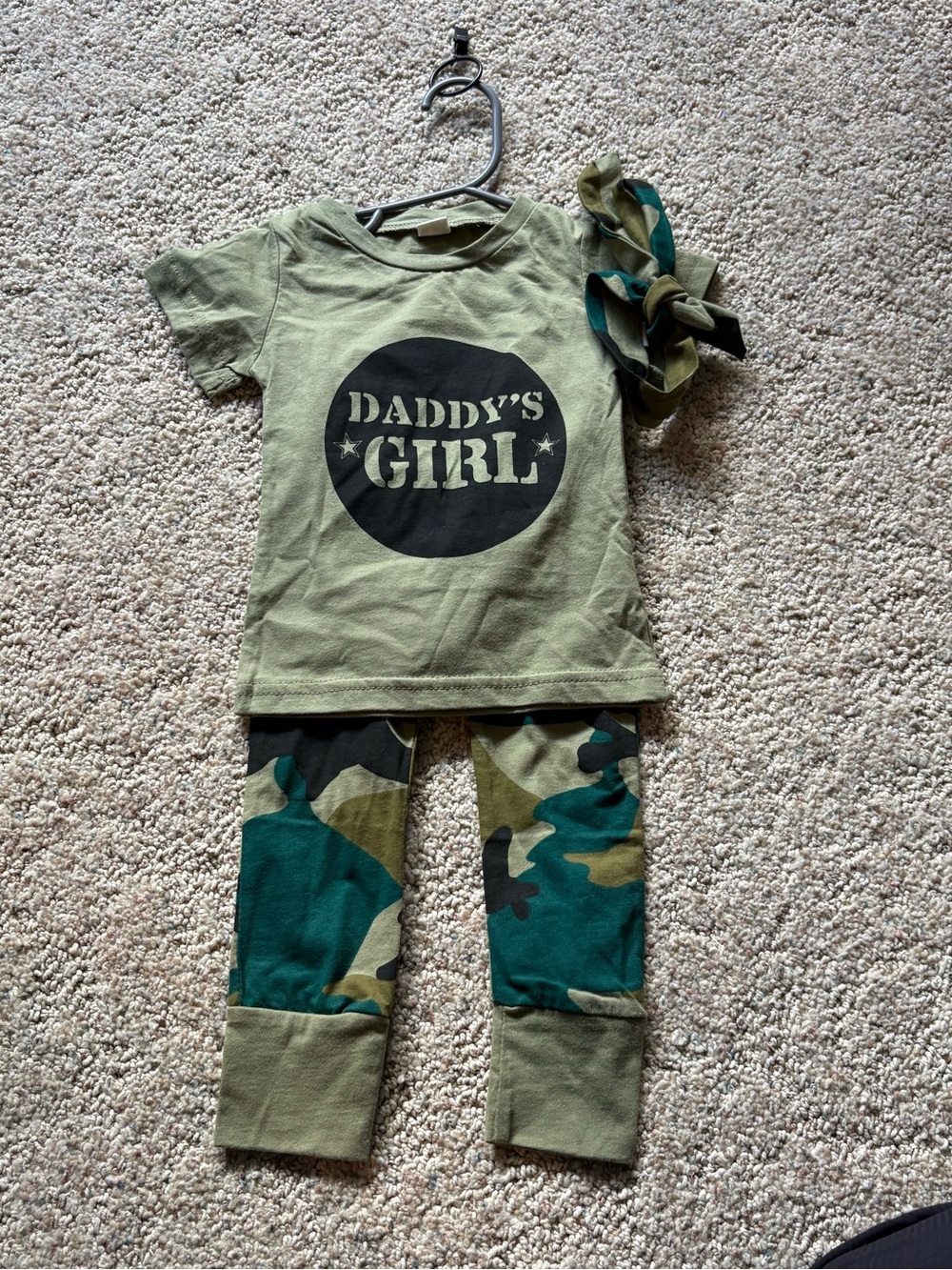 🩷 6 for $20 🩷 Daddy's Girl Olive Green Tee & Camo Leggings Set